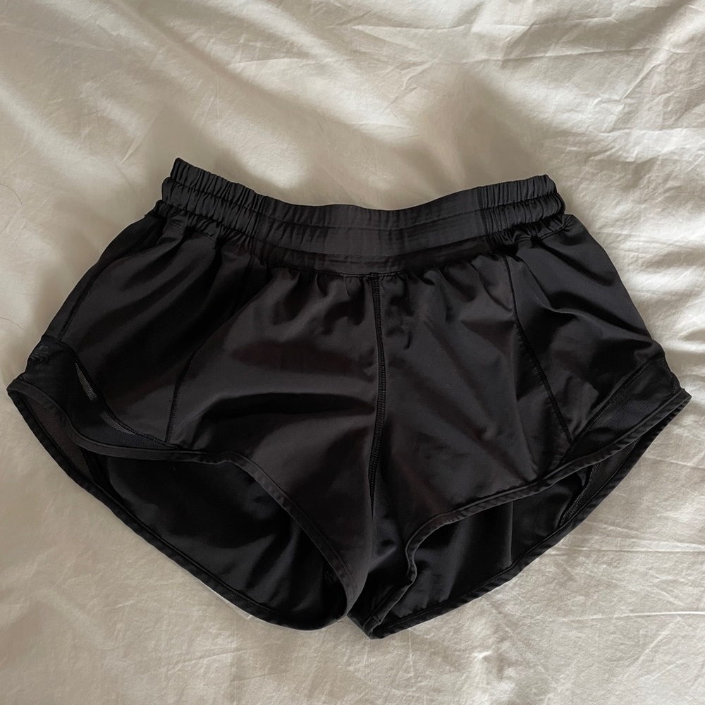 Lululemon Hotty Hot low-rise Lined Shorts 2.5”